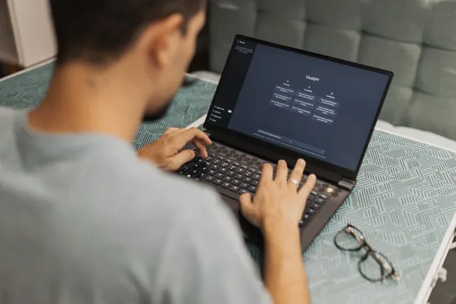 He Learned AI in One Weekend, Then Built a $15K-a-Month Chatbot Solo — No Team, No Funding