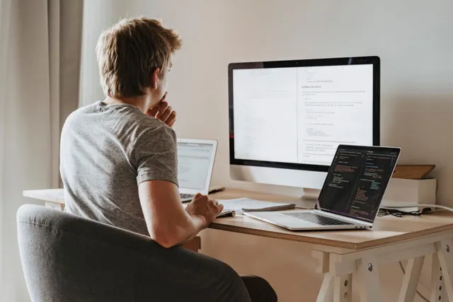 He Built a Better ChatGPT in a Day: a Solo Developer's $500K First Year, No Team, No Funding